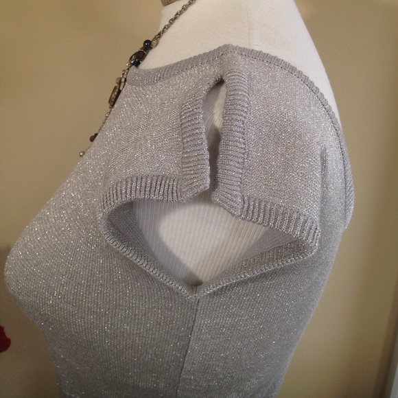 NEW Silver Shimmer Top Sexy Split Shoulder Stretch Fitted Pullover Vtg Rampage M - Picture 2 of 9
